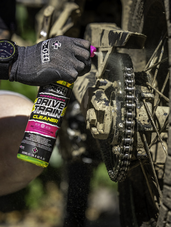 Muc-Off 20467 - Preparat czyszczący do układu napędowego - 500ml - Powersports Drivetrain Cleaner