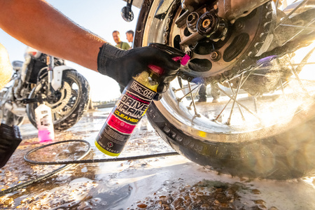 Muc-Off 20467 - Preparat czyszczący do układu napędowego - 500ml - Powersports Drivetrain Cleaner